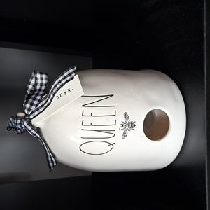 Rae Dunn Queen Bee birdhouse